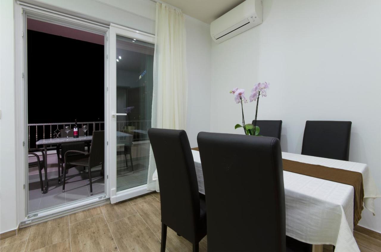 מאקרסקה Villa Cavar, Apartments Close To The Beach מראה חיצוני תמונה